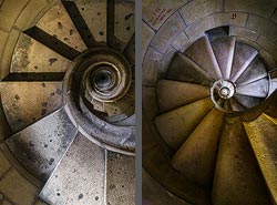 Stiegenhaus/Treppenhaus in der Basilika Sagrada Família in Barcelona, Spanien