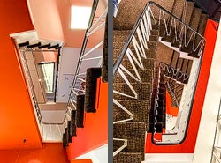 Stiegenhaus/Treppenhaus in der Buchhandlung Boekhandel Broekhuis in Enschede, Niederlande