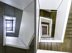 Stiegenhaus/Treppenhaus in der Bibliothek Hochschule München, Deutschland