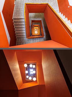 Stiegenhaus/Treppenhaus in einem Ärztezentrum in München, Deutschland