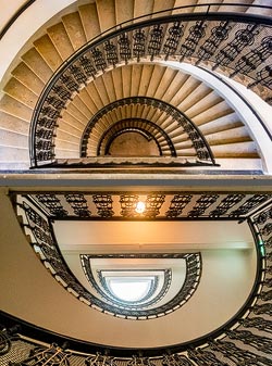 Stiegenhaus/Treppenhaus in einem Wohnhaus in Wien, &Ouml;sterreich