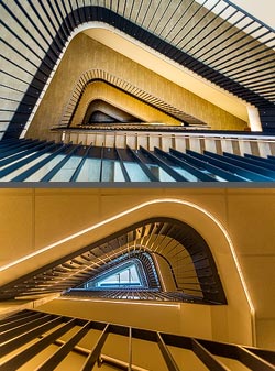 Stiegenhaus/Treppenhaus in einem Wohnhaus in Wien, &Ouml;sterreich