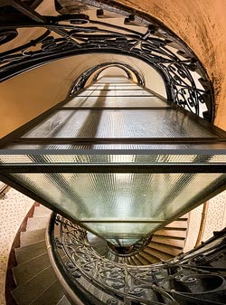 Stiegenhaus/Treppenhaus in einem Wohnhaus in Wien, &Ouml;sterreich