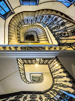 Stiegenhaus/Treppenhaus in einem Wohnhaus in Wien, &Ouml;sterreich