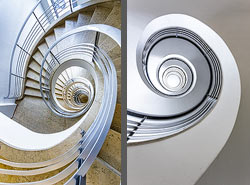 Stiegenhaus/Treppenhaus im SUVA-Gebäude in Zürich, Schweiz